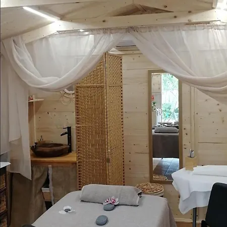 아파트 Il Paradiso Di Ornella *